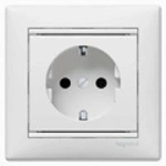Купить 774420 Розетка 2К+З немецкий ст. Valena белый оптом в Москве от производителя