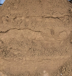 Купить Речной песок среднезернистый мытый оптом в Москве от производителя