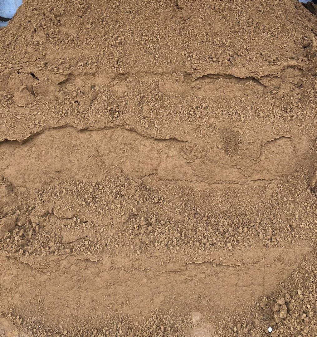 Купить Речной песок среднезернистый мытый оптом в Москве от производителя